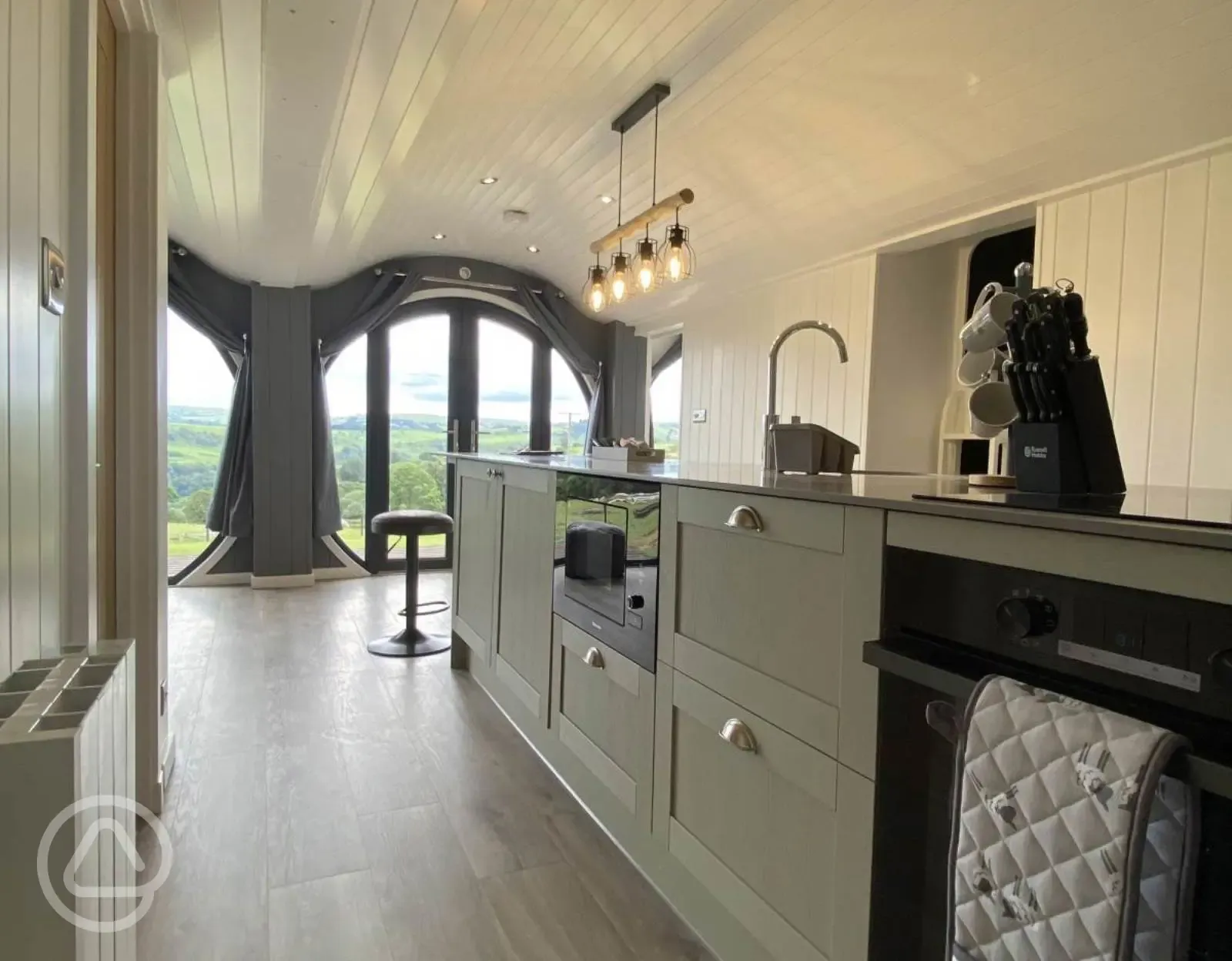 Severn glamping pod kitchen