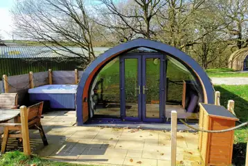 Glamping pods with hot tub