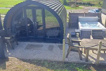 Glamping pod with hot tub Glamping pod with hot tub