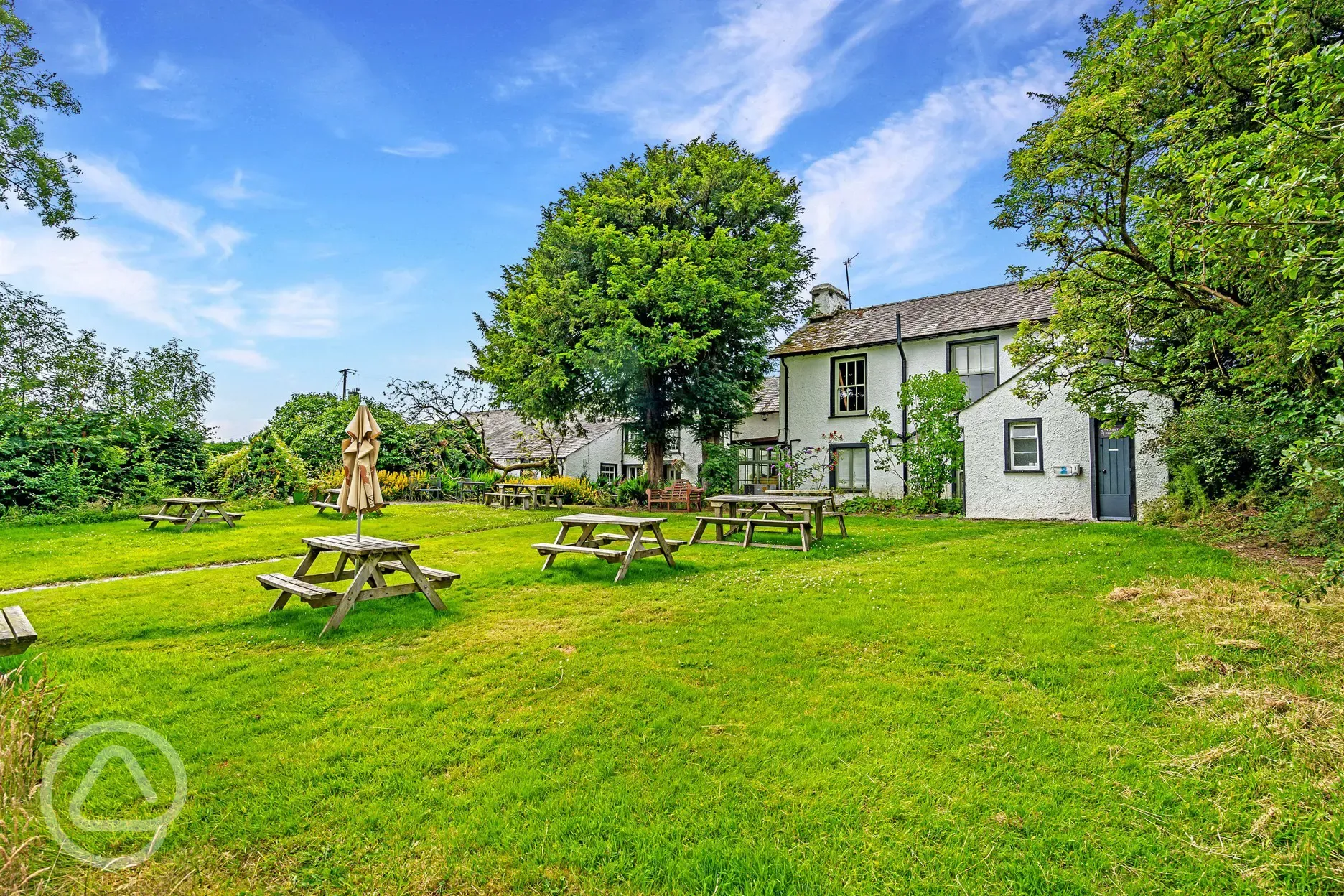 The Church House Inn garden