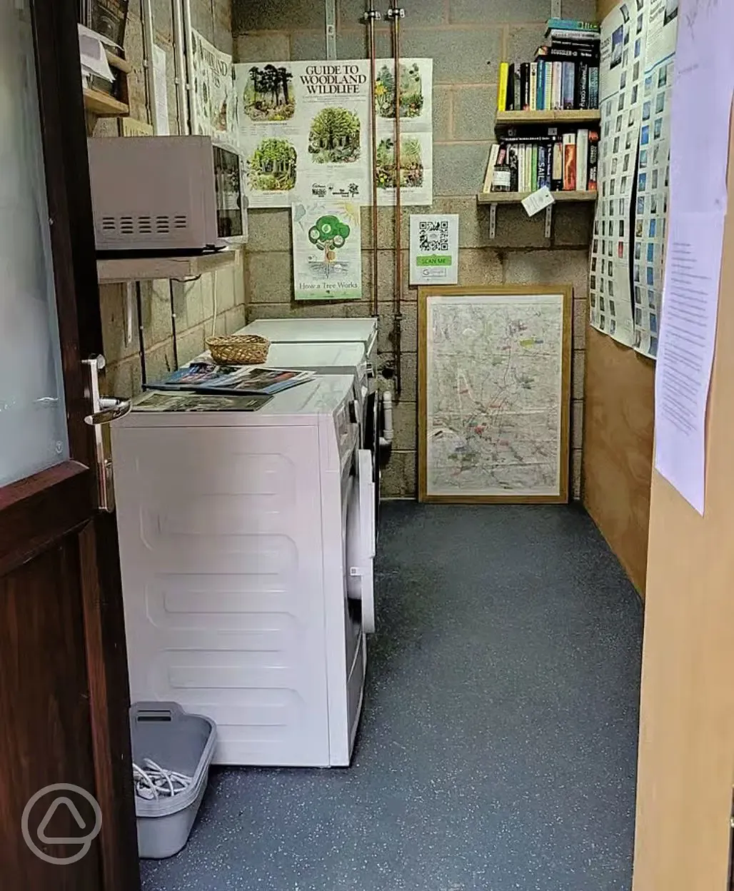 Information area and laundry room Information area and laundry room