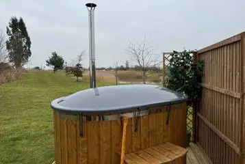 Hot tub for the Winnie cabin Hot tub for the Winnie cabin