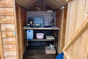 Exterior kitchenette for Winnie cabin