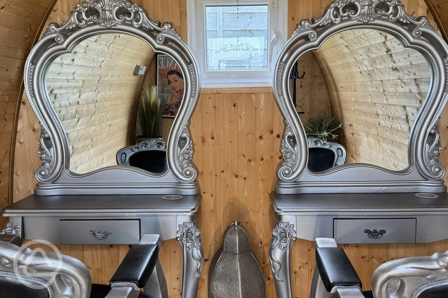 Hairdressing room 
