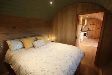 Pheasant's Roost glamping pod double bedroom