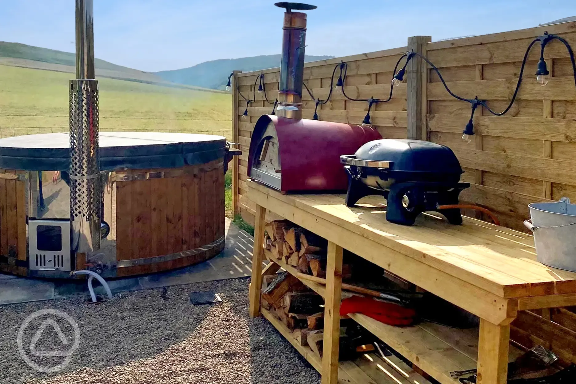 White Clover ensuite pod hot tub and pizza oven available for hire White Clover ensuite pod hot tub and pizza oven available for hire