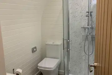 White Clover ensuite pod bathroom White Clover ensuite pod bathroom