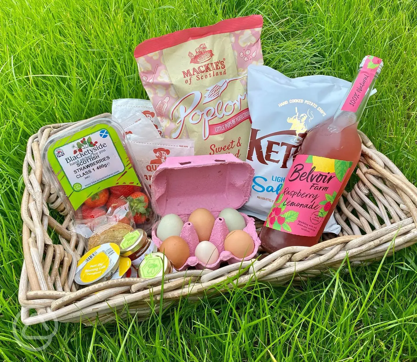 Seasonal welcome hamper