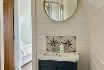 White Clover pod bathroom sink White Clover pod bathroom sink