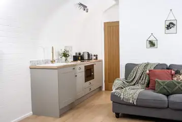 Heather ensuite pod lounge area with fully-equipped kitchen Heather ensuite pod lounge area with fully-equipped kitchen