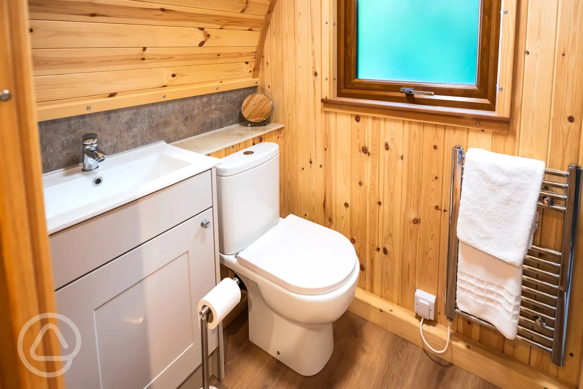 Primate pod ensuite