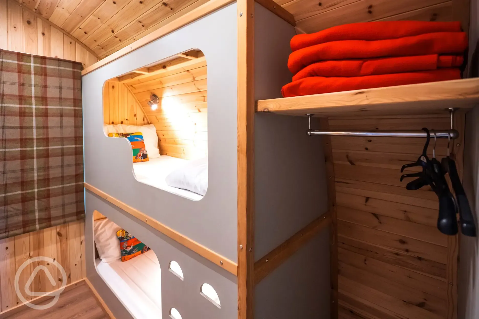 Chimpanzee large ensuite glamping pod bunk beds