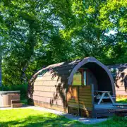 Large ensuite glamping pod with wood fired hot tub