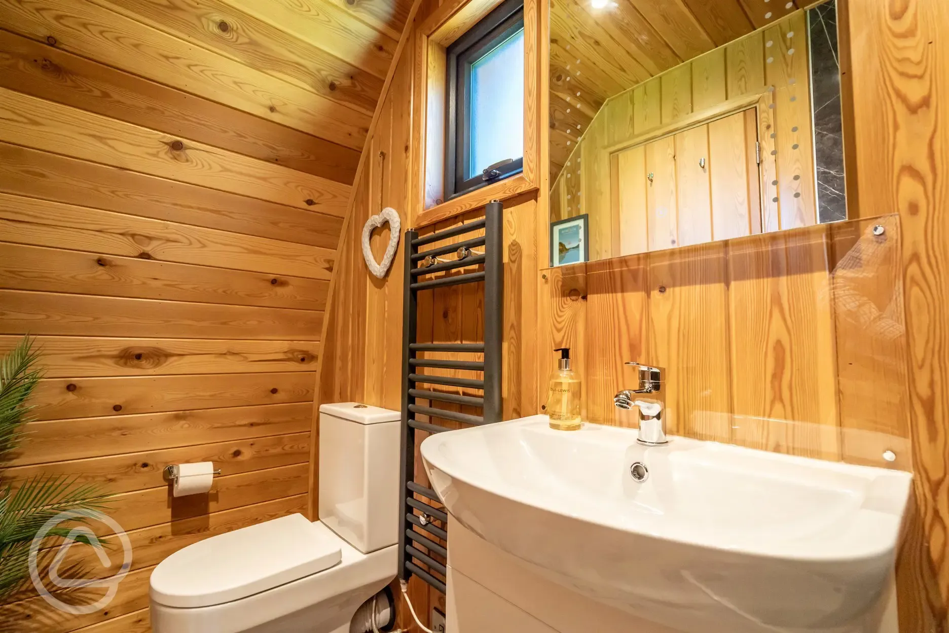 Glamping pod ensuite bathroom