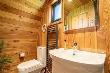 Glamping pod ensuite bathroom