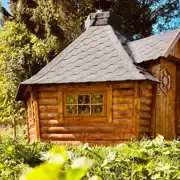 Hyssop glamping cabin with fairytale-style windows