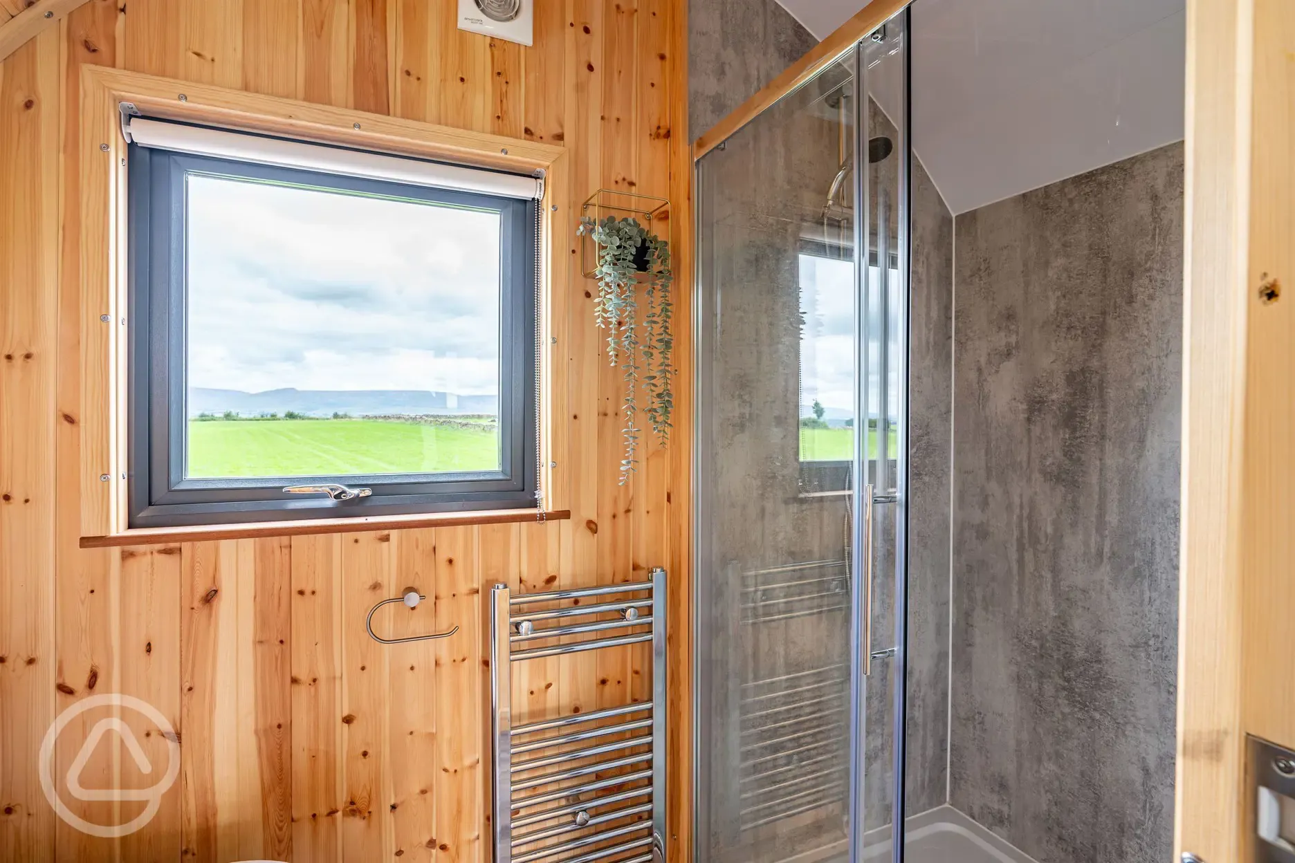 Glamping pod ensuite