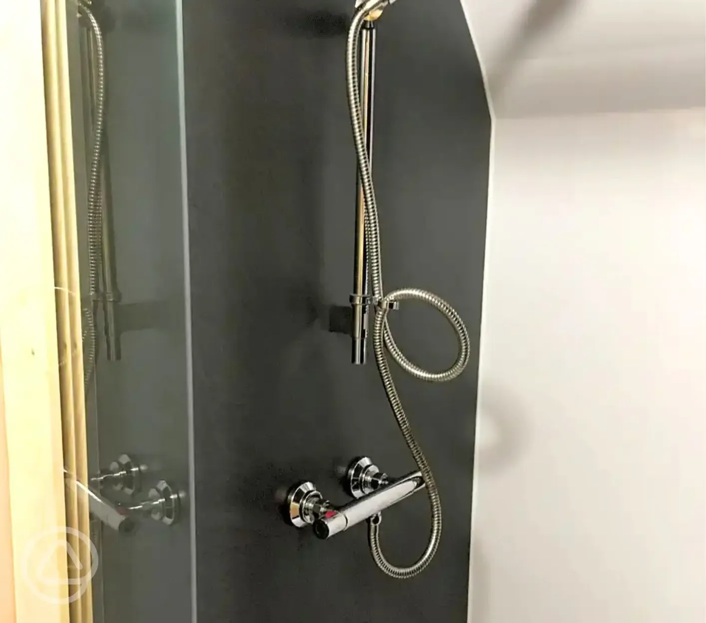 Pod shower