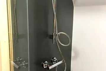 Pod shower