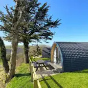 Camping pod with valley views a picnic bench (dog friendly) Camping pod with valley views a picnic bench (dog friendly)
