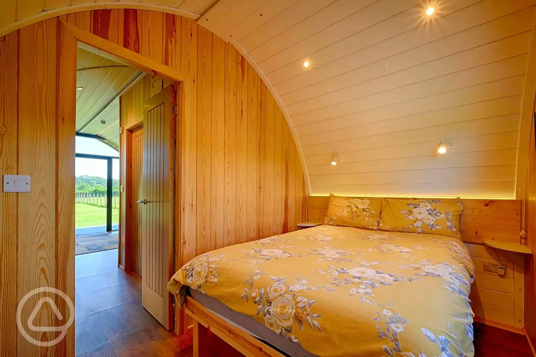 Separate double bed in the Enterber deluxe glamping pod 