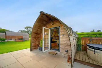 Smardale ensuite glamping pod with optional hot tub