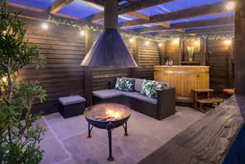 Exterior of the Waitby deluxe ensuite pod with hot tub at Sandwath Farm Exterior of the Waitby deluxe ensuite pod with hot tub at Sandwath Farm