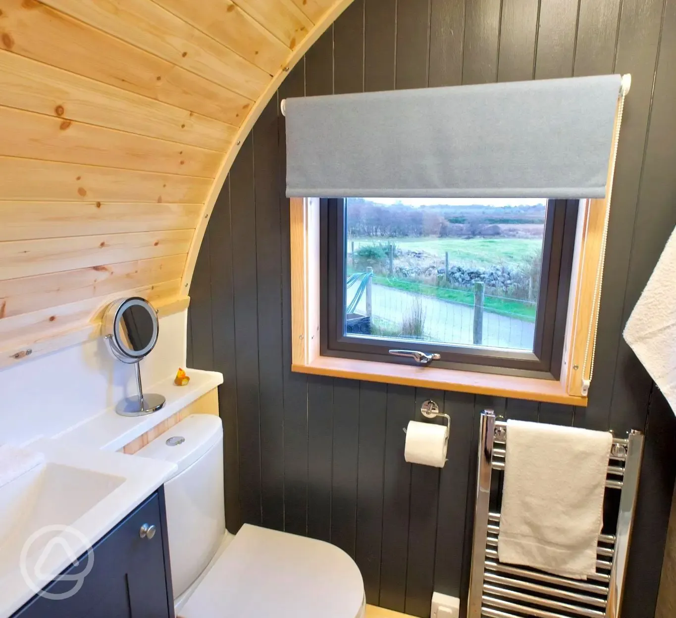 Glamping pod ensuite