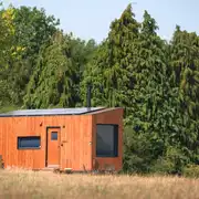 Fox glamping cabin with a wood-fired hot tub and countryside views