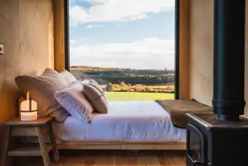 Hare glamping cabin double bed and views (bedding included)