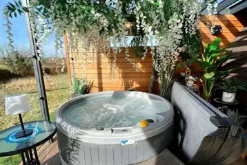 Foxglove ensuite glamping pod with hot tub Foxglove ensuite glamping pod with hot tub