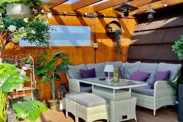 Daisy ensuite glamping pod outside seating area Daisy ensuite glamping pod outside seating area