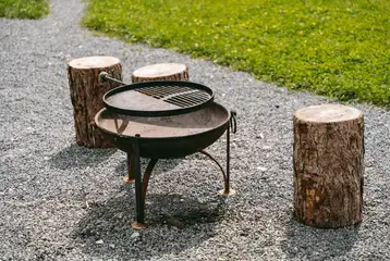 Fire pit (firewood can be purchased onsite) Fire pit (firewood can be purchased onsite)