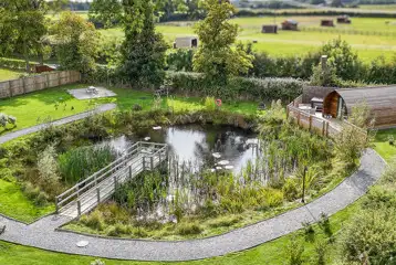 Bowcliffe pod overlooking the pond