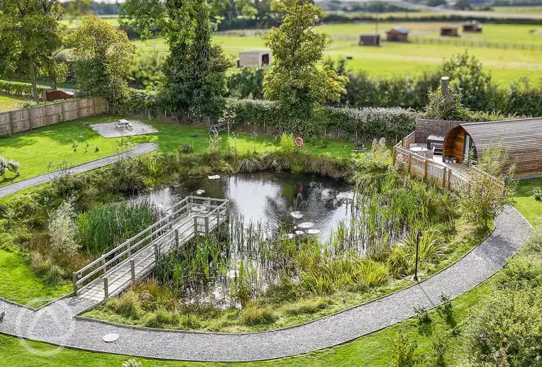 Bowcliffe pod overlooking the pond