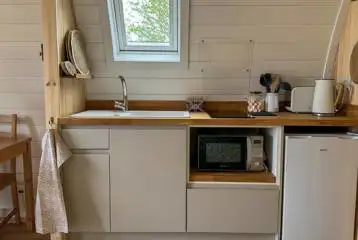 Bowcliffe pod kitchenette