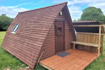 Apex glamping pod