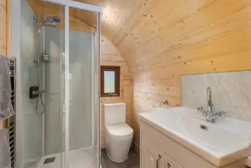 Carrock Sunset Glamping Pod ensuite toilet and shower