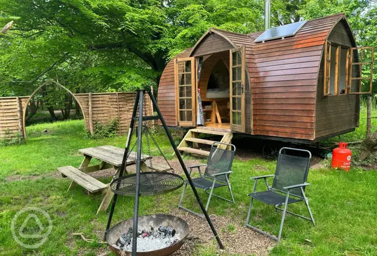 Glamping shepherd's hut