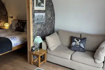 Double bed in The Heron's Nest interior (bedding included) Double bed in The Heron's Nest interior (bedding included)