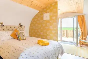 The Bee Hive double bed