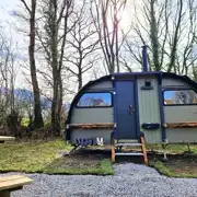 Foot O'Skiddaw large Landpod with shoe hooks, a picnic bench, and small steps Foot O'Skiddaw large Landpod with shoe hooks, a picnic bench, and small steps