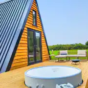Glamping cabin and hot tub