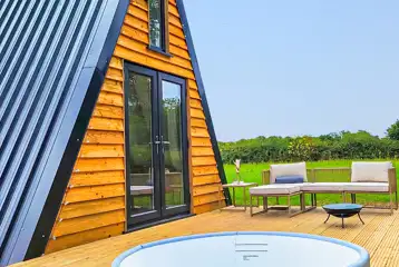 Glamping cabin and hot tub Glamping cabin and hot tub