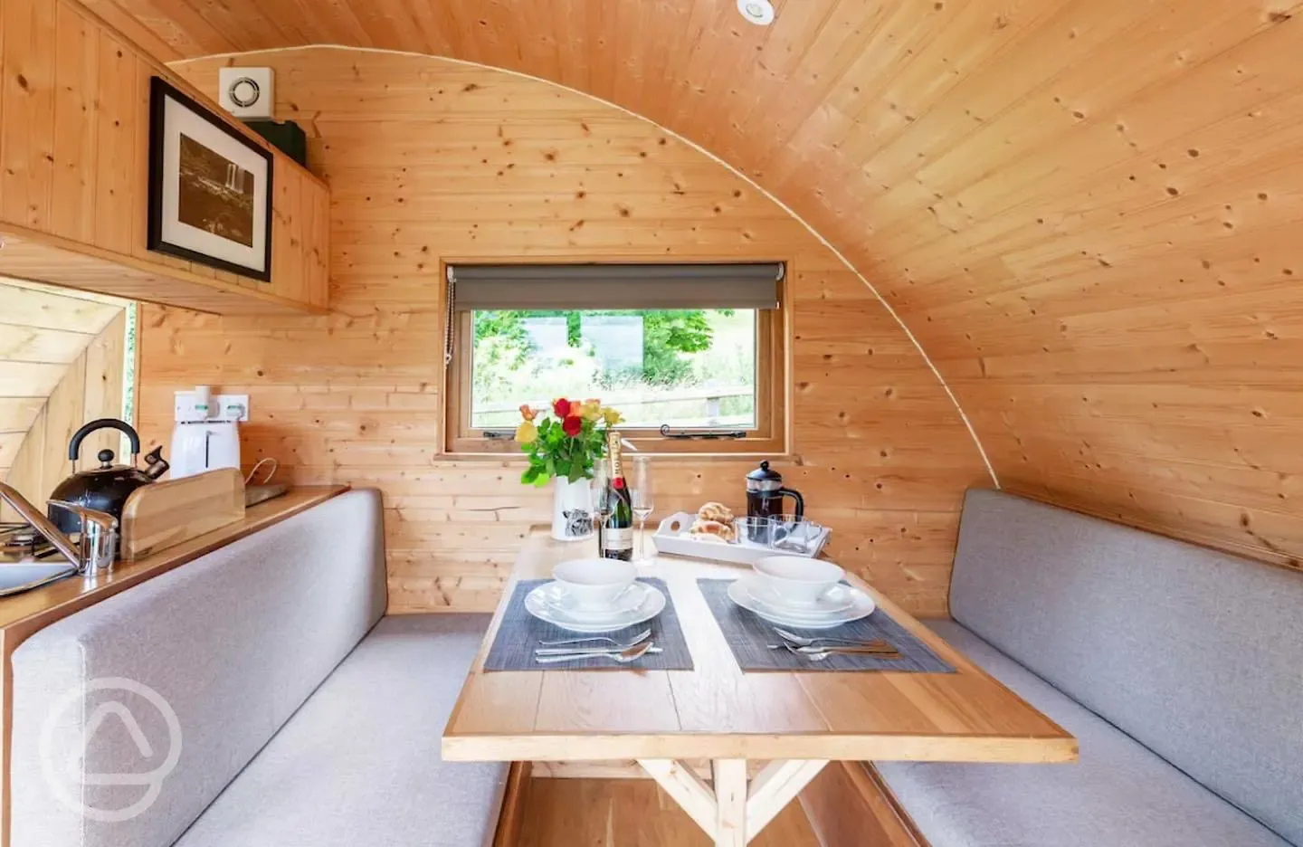 Y Cwtch Glamping Pod kitchen