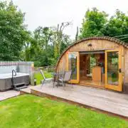 Y Cwtch Glamping Pod decking and hot tub