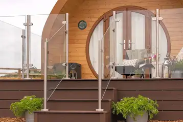 Ensuite glamping pod - balcony area
