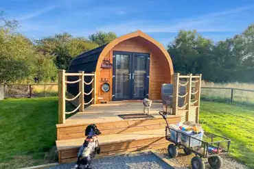 Woodpecker ensuite glamping pod 