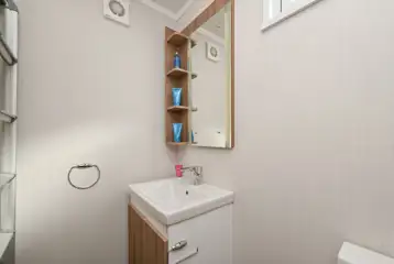 Ensuite glamping pod sink