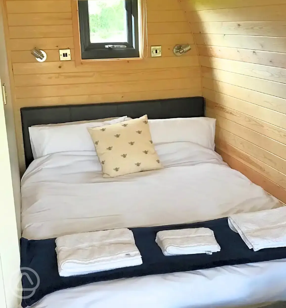 Glamping pod double bed